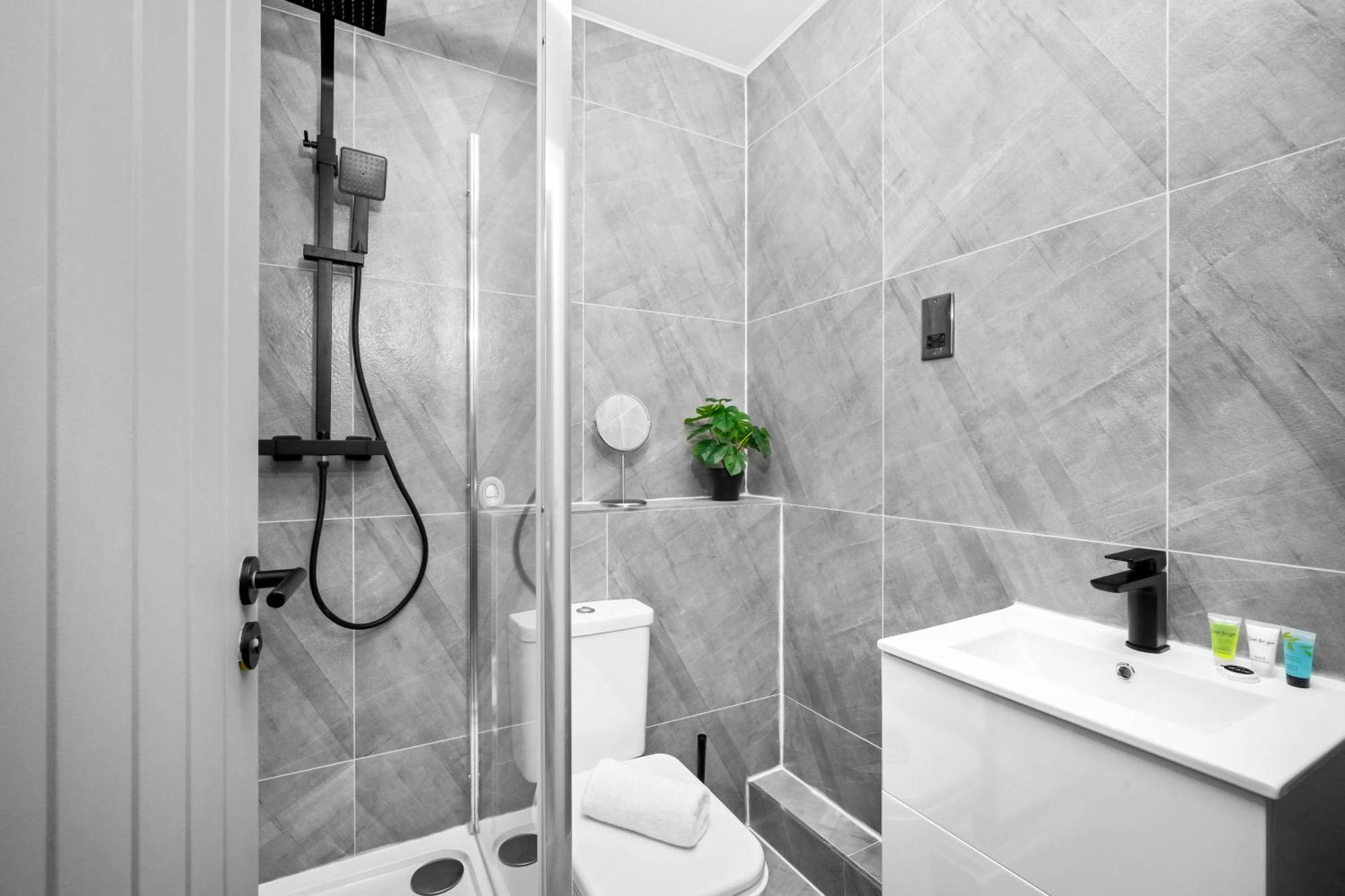 New Luxury Two Bedroom Apartment - City Centre - Netflix - Wifi - Top Rated - Jq 8Ah 伯明翰 外观 照片