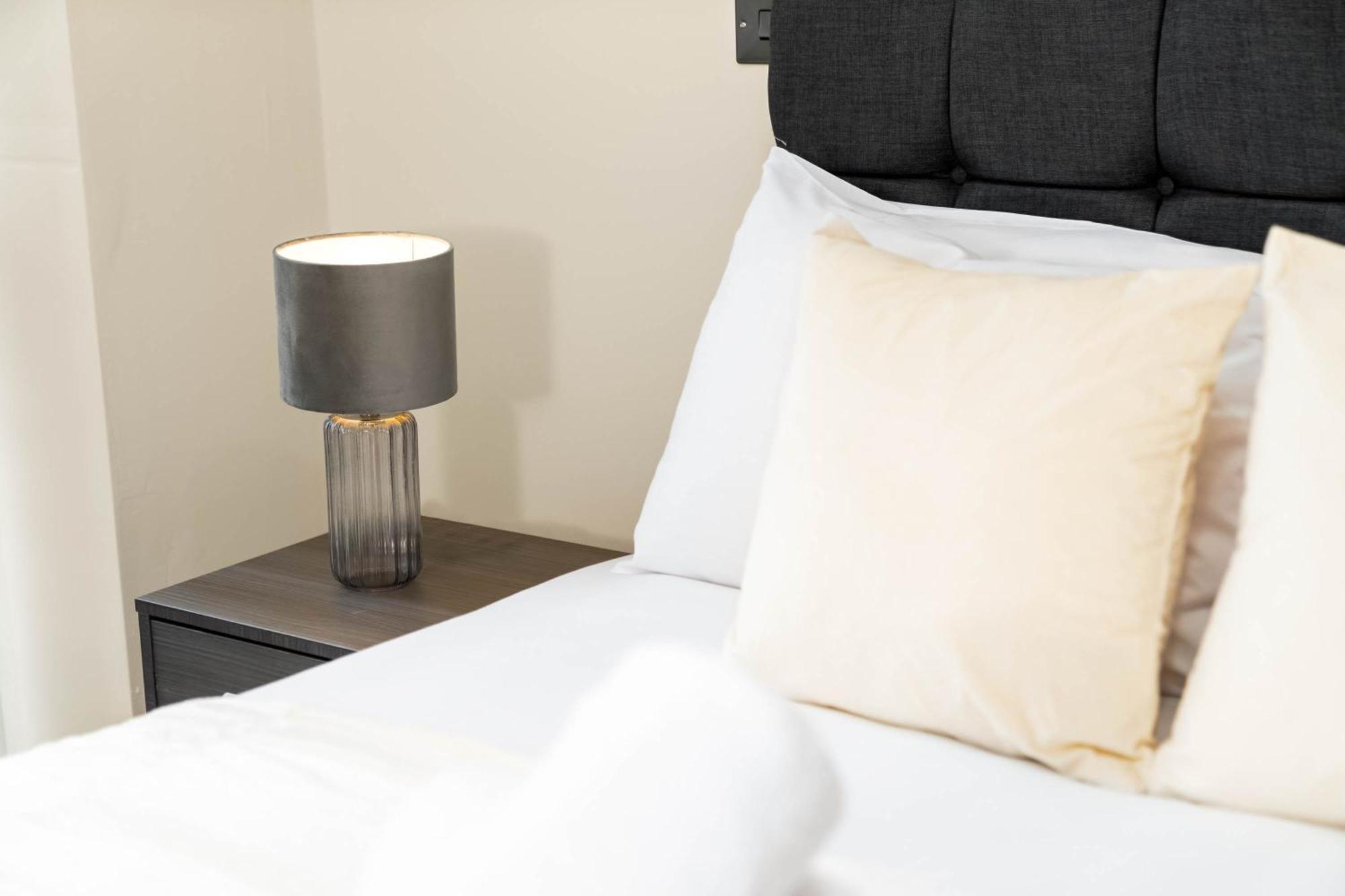 New Luxury Two Bedroom Apartment - City Centre - Netflix - Wifi - Top Rated - Jq 8Ah 伯明翰 外观 照片
